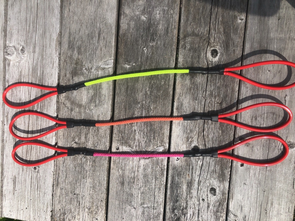 Korte wireseksjoner på 70cm for å bruke foran på ordinære linesett.
Settes på i enden av linesett for att lederhunder som bare har tau bakliner ikke skal få tygget over bakliner.
Frontene er lager i 4 mm  wire.